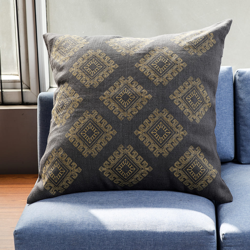 Soft comfortable cushion (Pack of 1 Piece)