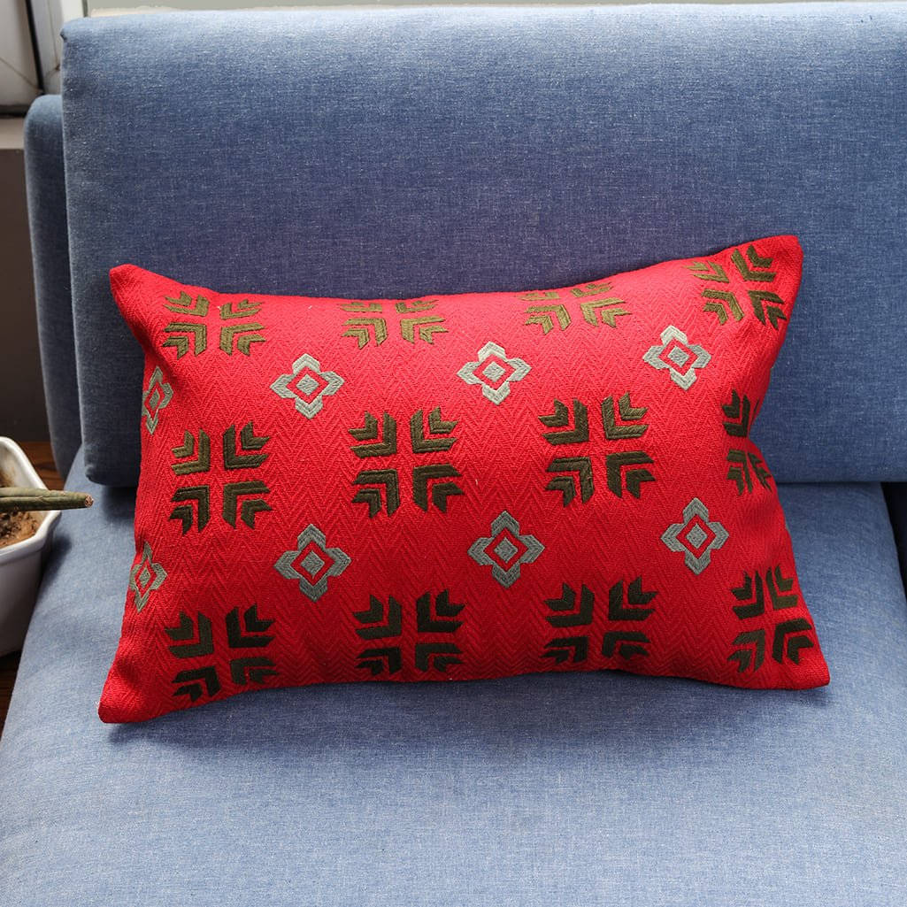 Textured Cushion In Floral Embroidered Design (pack of 1 Piece)